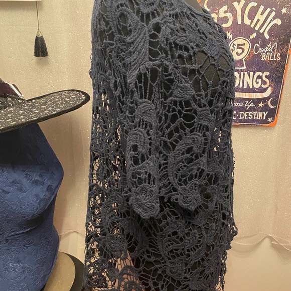 XL 1X Black Lace Short Sleeve Top - Picture 5 of 7